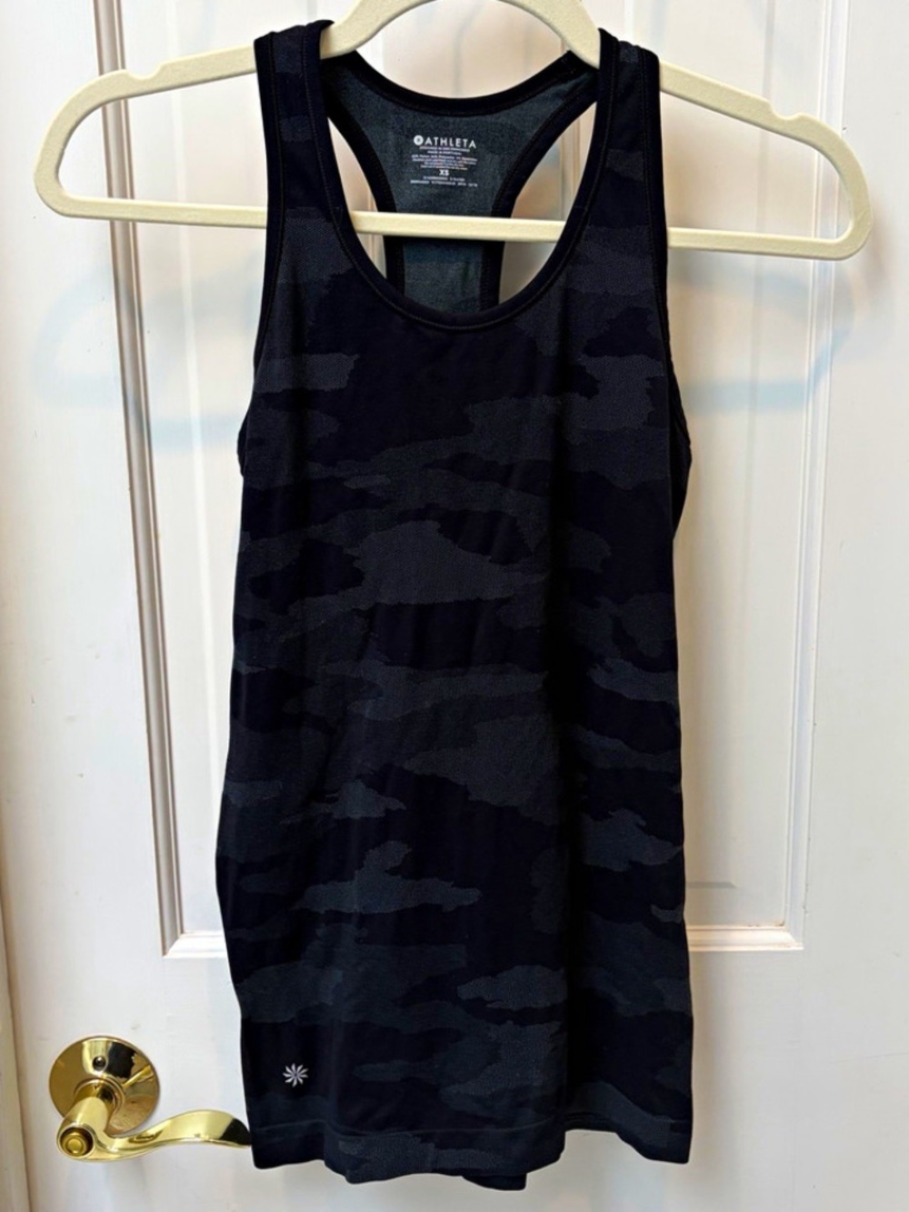 Athleta XS Black/Gray Camo Racerback Tank Scoop Neck Breathable Stretch